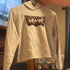 Levi’s sweat shirt